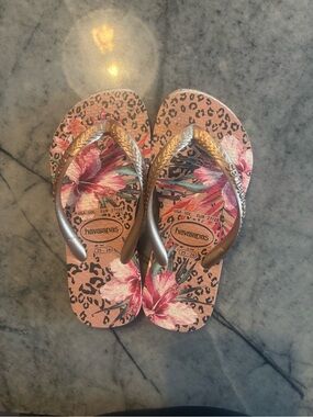 Havaianas Rose Pink Floral & Leopard Print Flip Flops with Gold Straps
